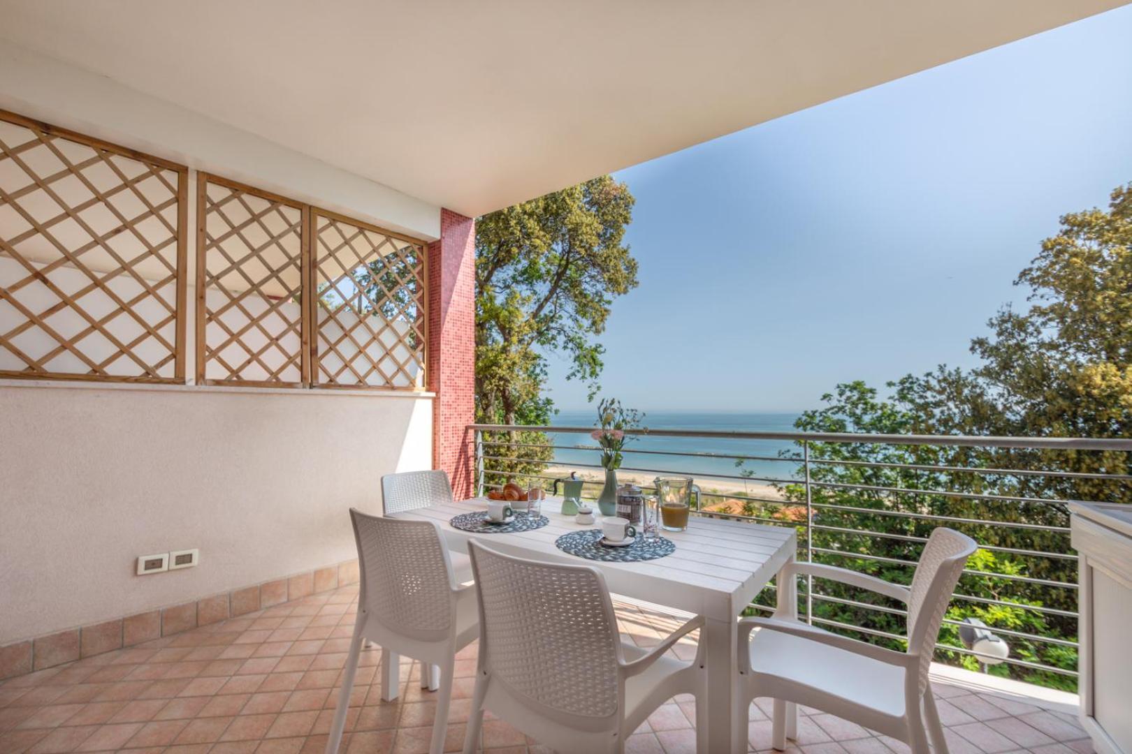 Abruzzodamare Amazing Apartments With Romantic Sea View Francavilla Al Mare Exterior photo